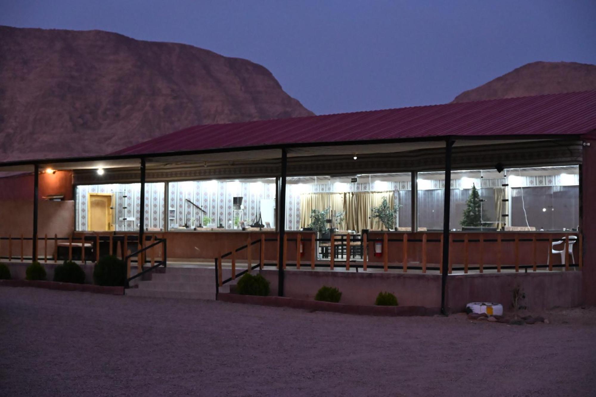 Hotel Bilal Luxury Camp à Wadi Rum Extérieur photo